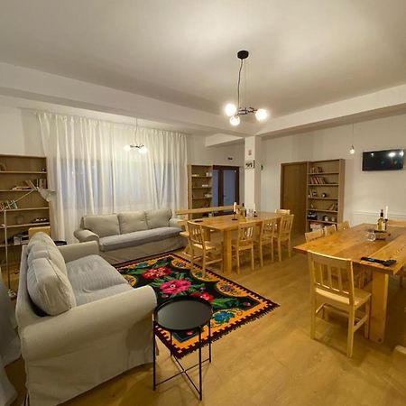 Casuta De La Munte Hotel Sfodea Ngoại thất bức ảnh