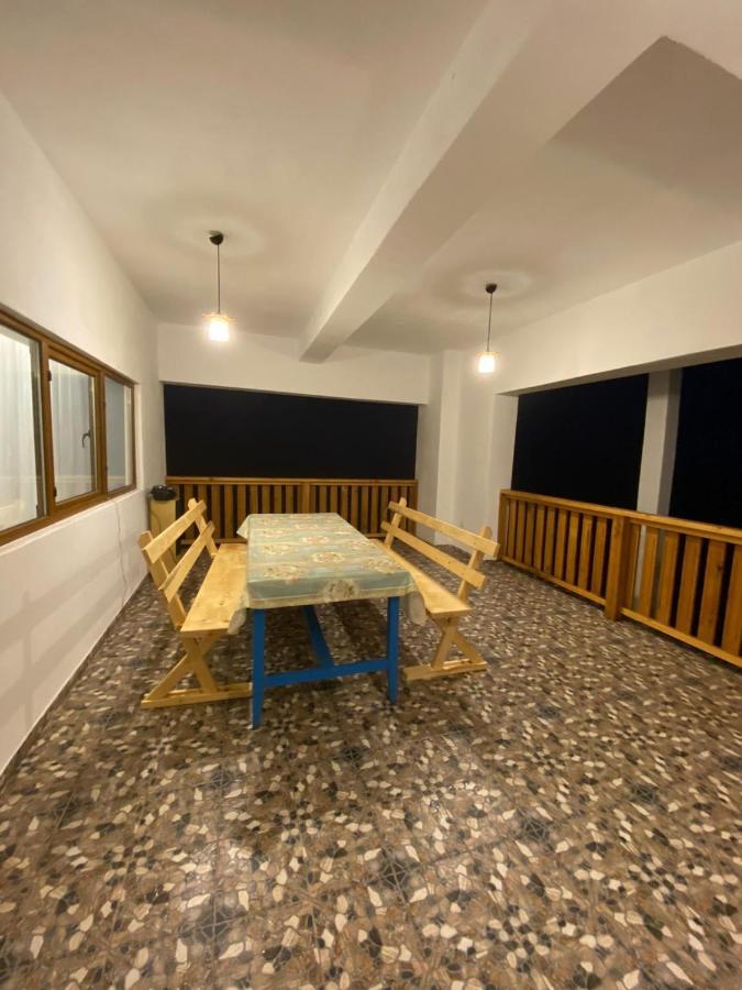 Casuta De La Munte Hotel Sfodea Ngoại thất bức ảnh